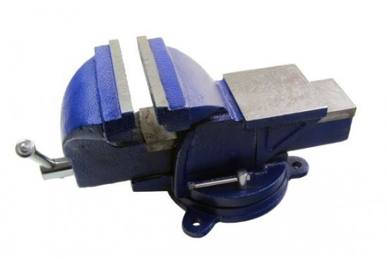 Bankschroef 150 mm met draaibare voet en aanbeeld